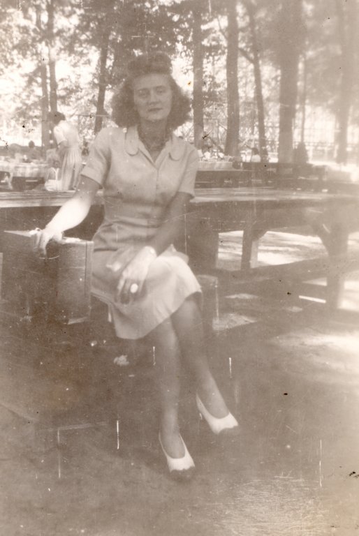 jeanettecookatcrystalbeach.jpg