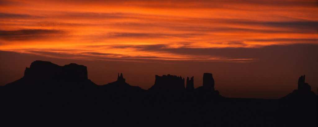 mv04pan10x4.jpg