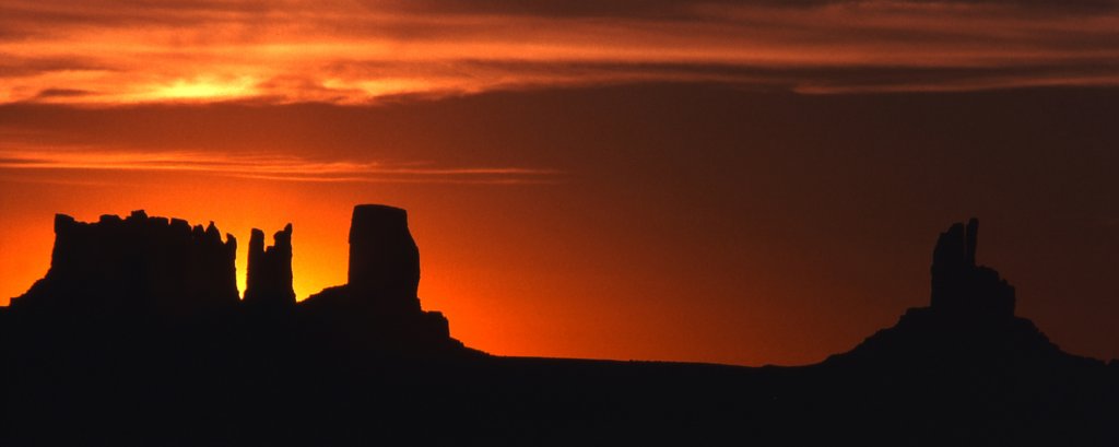 mv06pan10x4.jpg