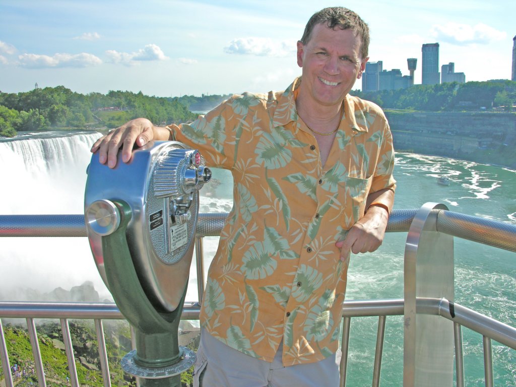 jackkinnenamericanbridalveilfallsobservationtowerniagarafallsstateparknyjuly182006.jpg