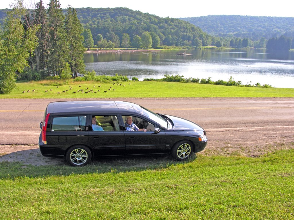 janejohnalleganystateparkredhouselakejuly192006.jpg