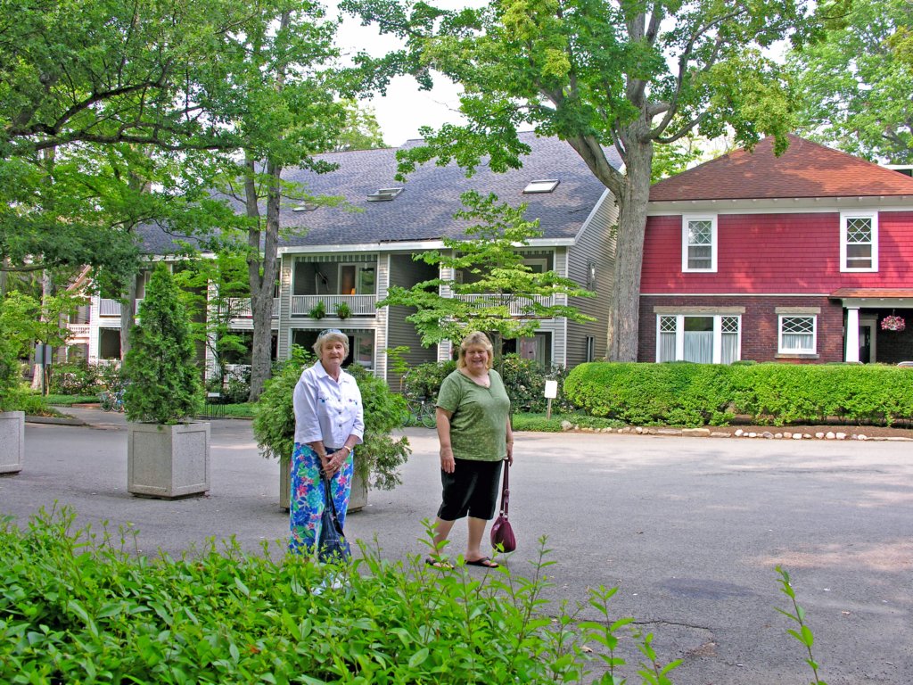 jeanettejanechautaquainstitutionjuly142006.jpg