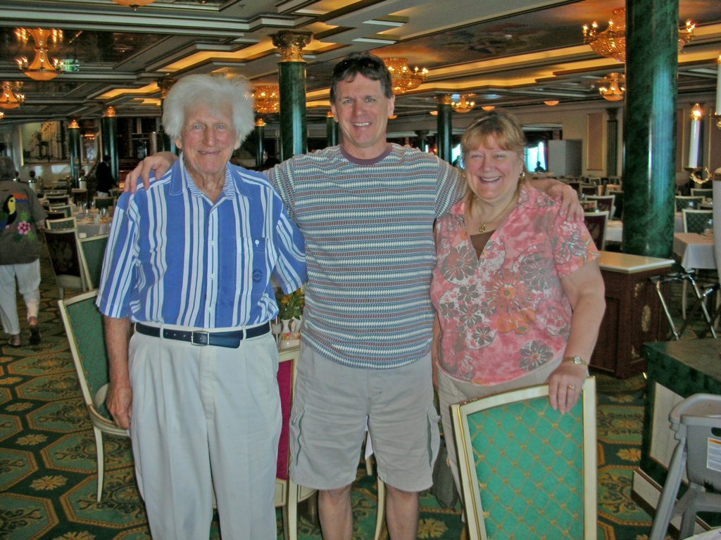 day2atseajohnjackjanetsarspalacemaindiningroom.jpg