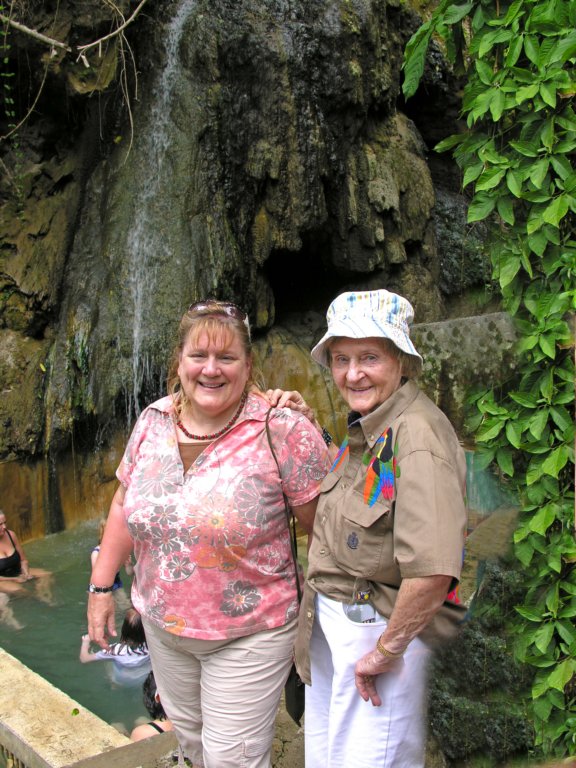 day7soufrierestluciapitonfallsjanejeanettenexttothehotwaterfalls.jpg