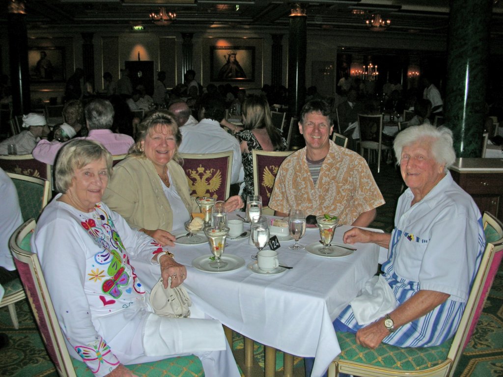 day8atseajeanettejanejackjohntsarspalacemaindiningroom.jpg