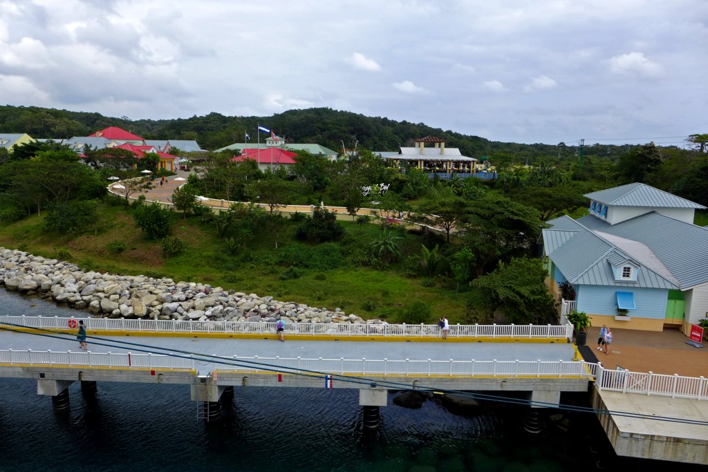 p1000303r2.jpg